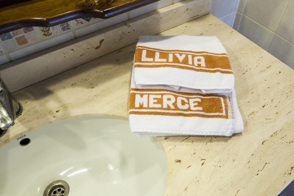Hotel Fonda Merce Llivia Phòng bức ảnh