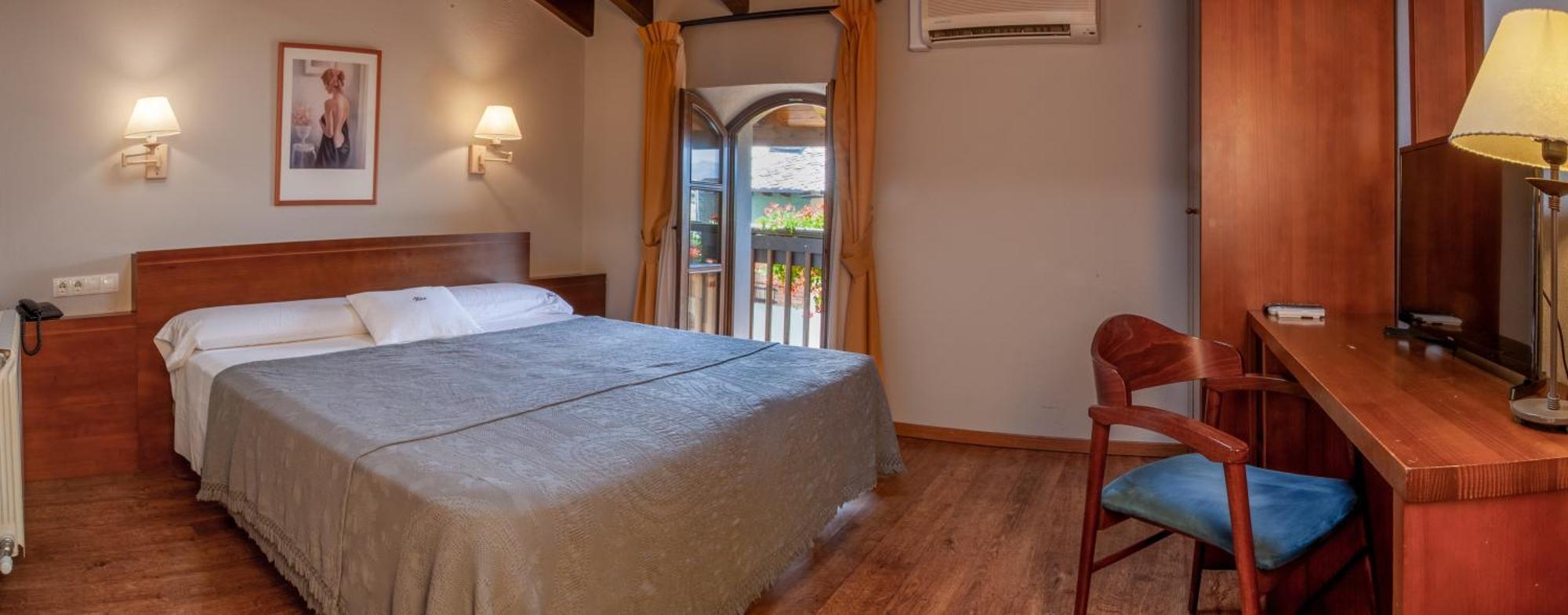 Hotel Fonda Merce Llivia Ngoại thất bức ảnh