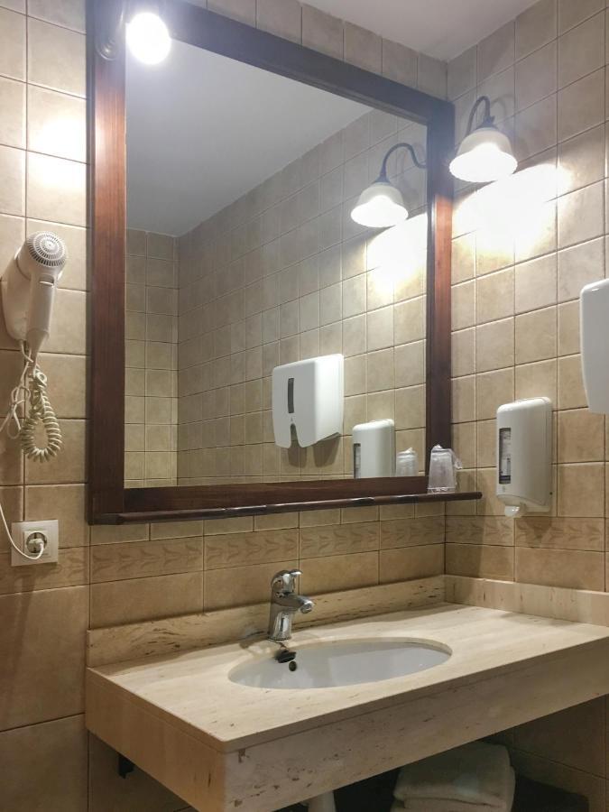 Hotel Fonda Merce Llivia Ngoại thất bức ảnh