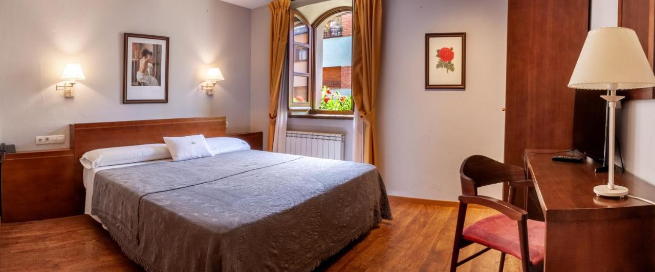Hotel Fonda Merce Llivia Ngoại thất bức ảnh